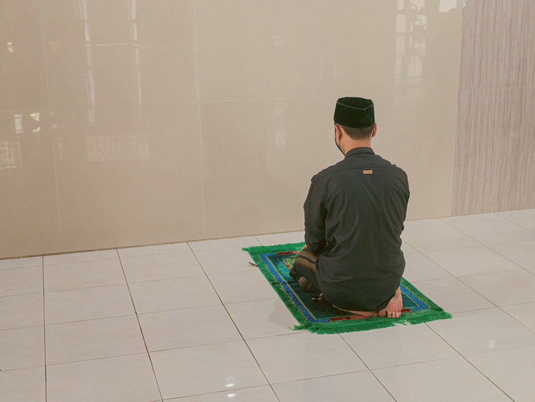 Makna Simbolik Busana Adat Jawa Yogyakarta